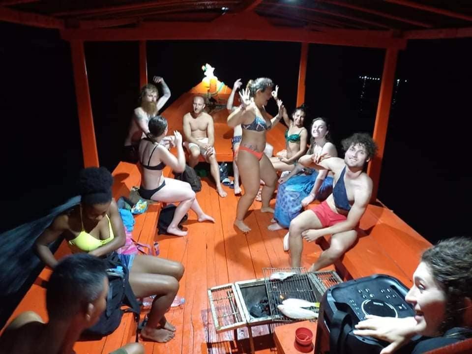Hostel Lucky Sun Saracen Bay Koh Rong Sanloem Zewnętrze zdjęcie
