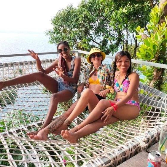 Hostel Lucky Sun Saracen Bay Koh Rong Sanloem Zewnętrze zdjęcie